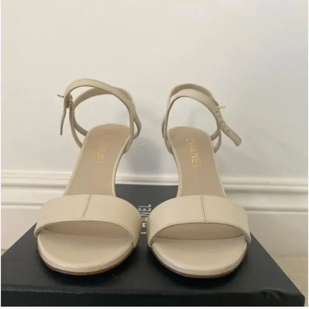 Chanel heels - Picture 4 of 6